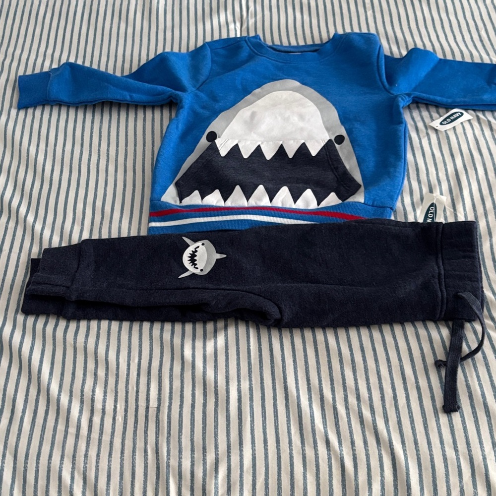 Old Navy Blue Shark Graphic Set